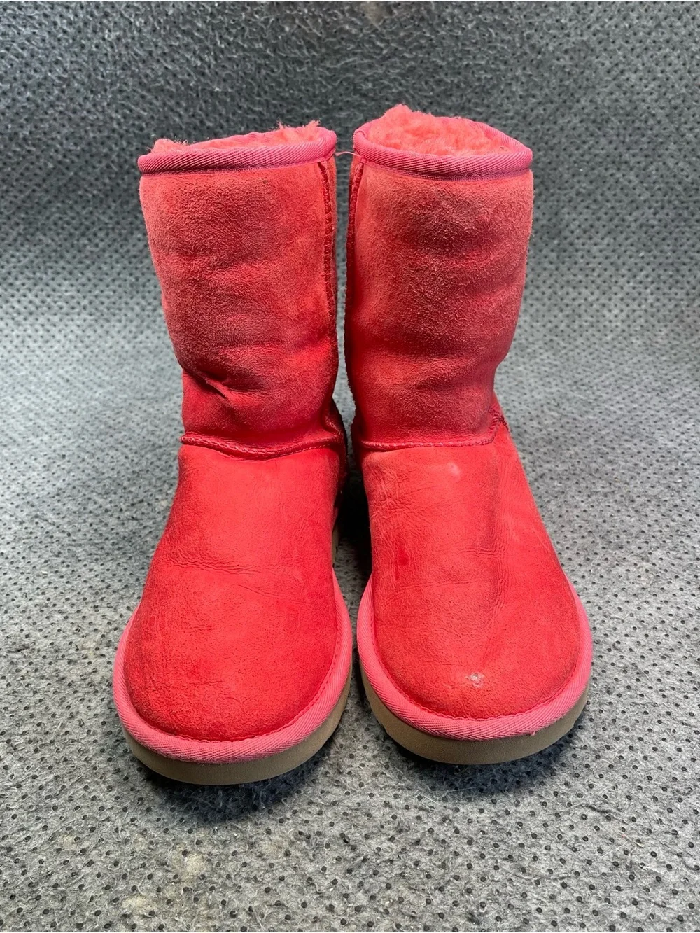 Ugg Classic II Short Pink Boots Size 6 Women’s